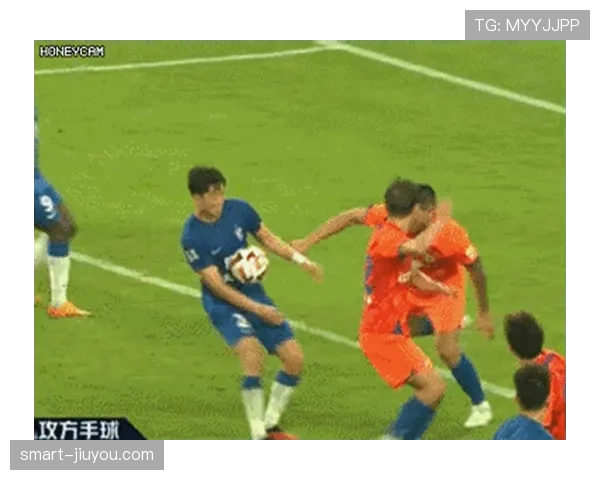 为什么抱人算犯规？解读足球中“非法阻挡”的判罚标准