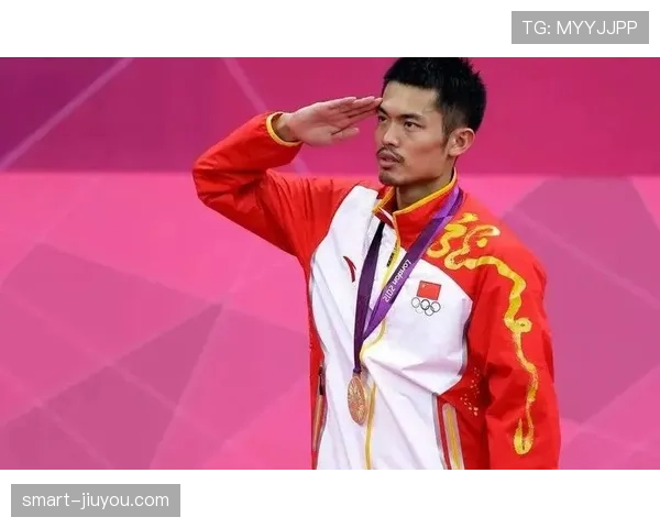 林丹随手拎个包，比我年薪还贵