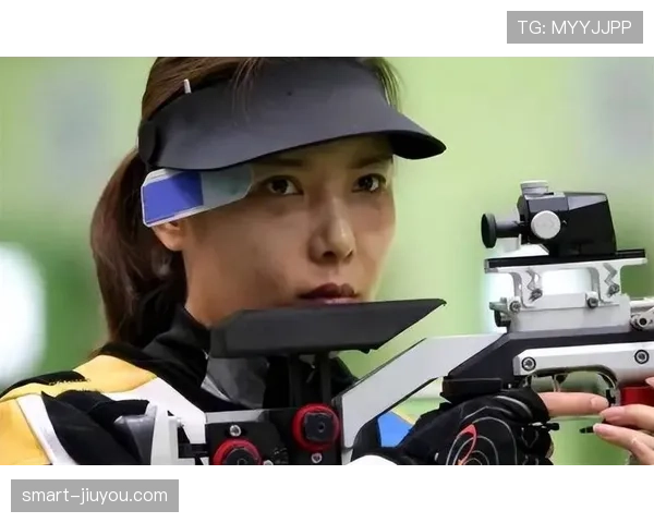 杜丽训练完顺手给自己煎了个蛋，这自律程度真没谁了